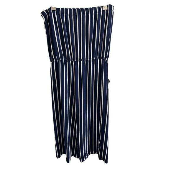 👗 2/$30 👗 Navy & White Striped Capri Jumpsuit M, Elastic Waist & Pockets - Picture 4 of 5
